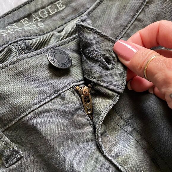 American Eagle Dark Camo Jeans Jegging Stretch Womens Size 2 - Picture 5 of 7